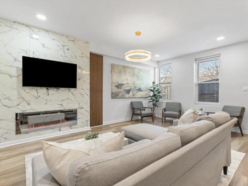 Lawrenceville Central !5 Spacious and Quiet Three Bedroom Apartment with Free Street Parking detail