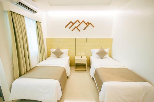 2 twin beds