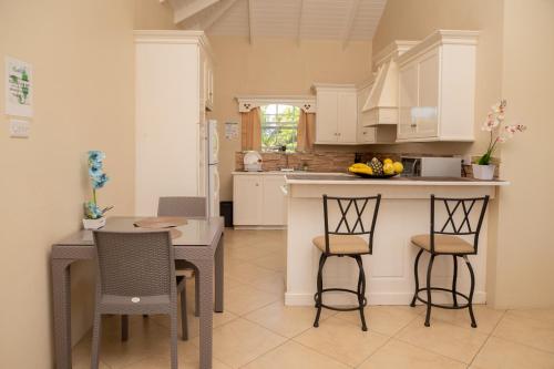 ห้องครัว, La Gentillesse Apartments - Modern, Comfortable and Quiet near สนามบินนานาชาติเฮวานอรา