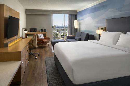 King Room with Sofa Bed and Harbor View