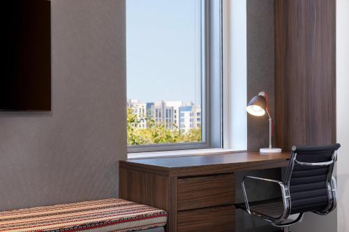 room detail thumbnail 2