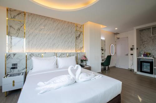 Airbus Hotel At Phawana Station Room Type - Stand Queen Room