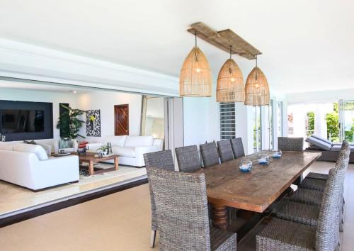 Villa en Sea in Little Bay