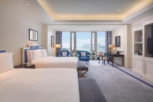 2 double beds