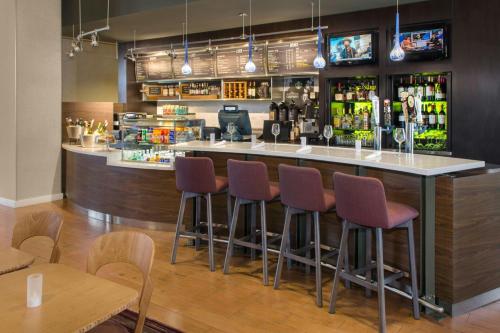 Courtyard by Marriott Newark Elizabeth - image 12