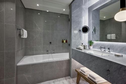 Paris Marriott Champs Elysees Hotel - image 10