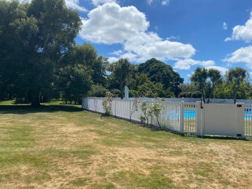 Garden, Private Garden Oasis with Pool and Gym in Lepperton