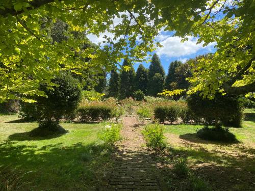 Garden, Private Garden Oasis with Pool and Gym in Lepperton