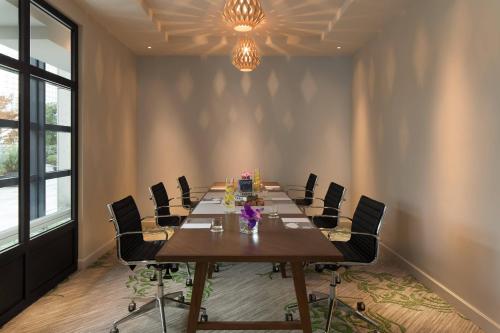 Renaissance Paris La Defense Hotel - main image