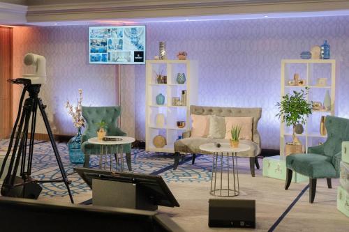 Renaissance Paris La Defense Hotel - image 9