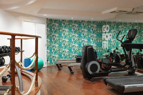 Renaissance Paris La Defense Hotel - image 3