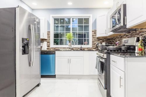 Private 3bd Kingbdpooltablebillstvniagrafall near Darwin Martin-ház