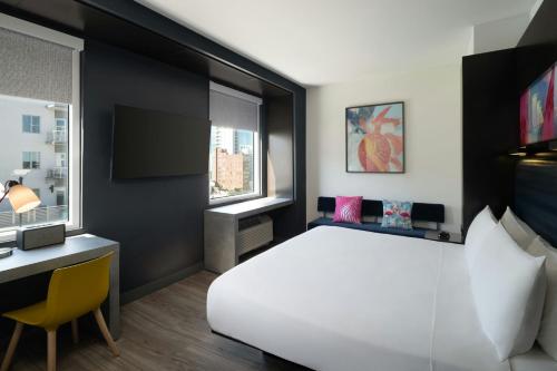 Aloft King Room