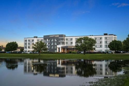 Courtyard by Marriott Evansville East in Evansville, USA