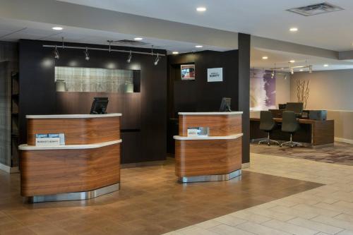 Courtyard by Marriott Lincroft Red Bank - image 11