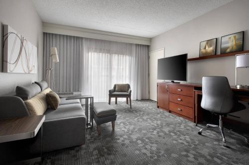 Courtyard by Marriott Lincroft Red Bank in Red Bank, USA