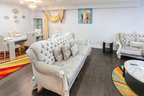 An Ideal Home Away From Home in Northdale (ON)
