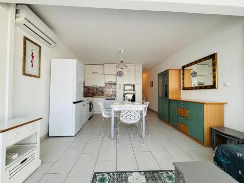 Apartment image 9