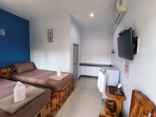 Bansuan Sukcharoen at Kuraburi near Surin Nemzeti Park