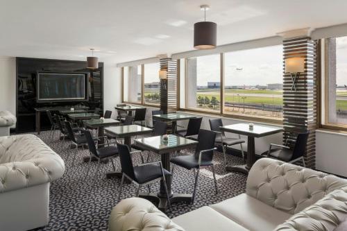 Renaissance London Heathrow Hotel - image 5