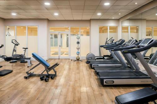 Renaissance London Heathrow Hotel - image 3
