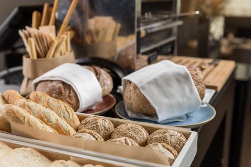 AC Hotel La Finca - image 9