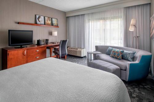 Courtyard Newark Liberty International Airport - Hotel - Newark