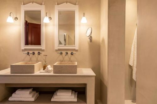 Vedema a Luxury Collection Resort Santorini - image 9