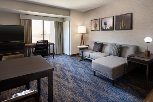 One-Bedroom Queen/Queen Suite image 3