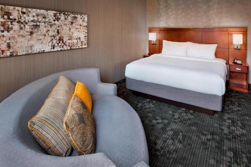 1 king bed, 1 double bed