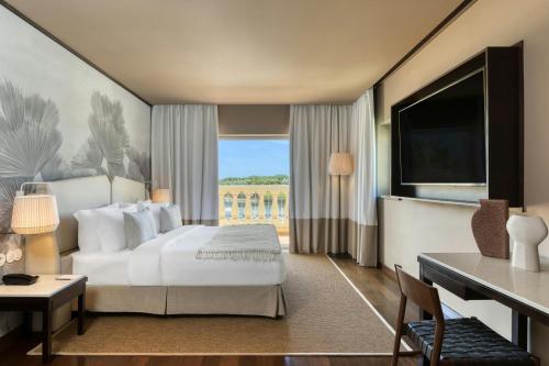 The Lake Resort - image 10