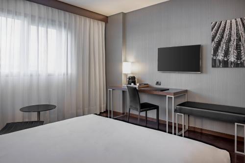 AC Hotel by Marriott Porto - image 10