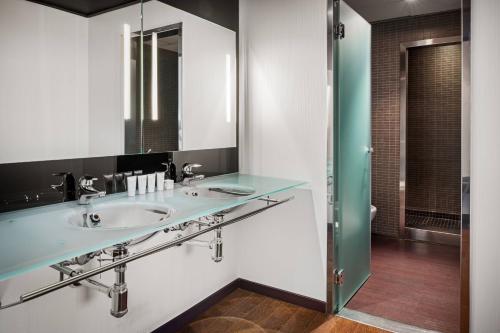 AC Hotel by Marriott Porto - image 9