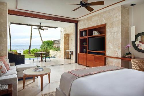 East Beach Plunge, Guest room, 1 King, Sofa bed, Oceanfront, Ground floor, Plunge pool