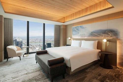 One-Bedroom Specialty Executive King Suite