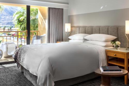 King Suite with Pool View (No Resort Fees) image 8