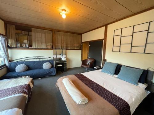 Okawachiyama LODGE - Village of the Secret Kilns!