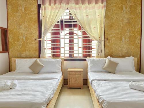 2 queen beds