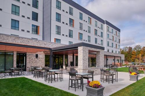 Courtyard by Marriott Petoskey at Victories Square - image 6