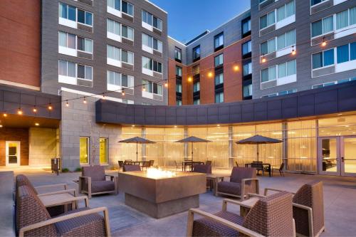 Courtyard Lincoln Downtown - image 10
