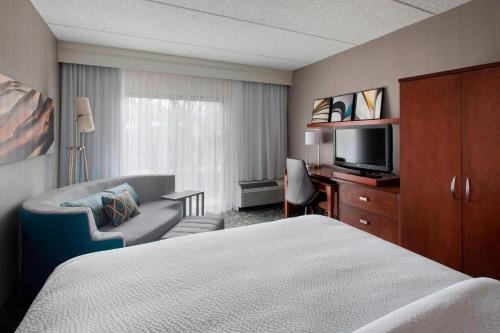Courtyard by Marriott Fishkill - image 11