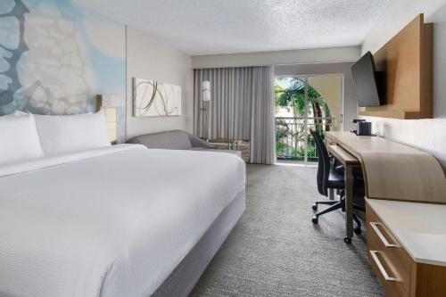 Courtyard by Marriott Fort Lauderdale North/Cypress Creek in 波帕諾海灘