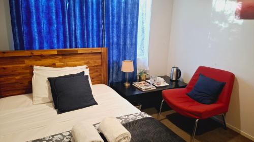 Modern Sunny & Comfy Rooms with Ultra-Fast Fibre & Free Parking