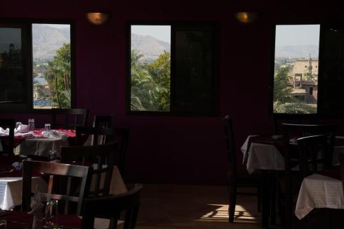 Grand Memphis & Roof Top Restaurant - image 8