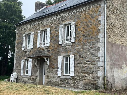 Grande Maison de Campagne proche de Carhaix gîte à louer Tréveller