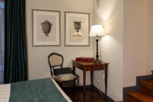 Standard Double Room image 5