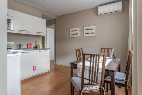 Central Athens Loft C - image 12