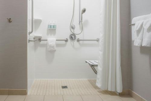 Courtyard by Marriott Boone - image 8