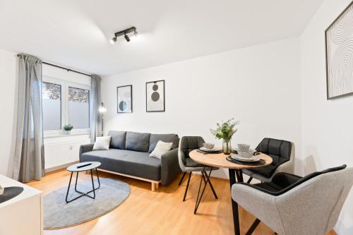 Kingsize Bett, zwei Zimmer, Waschmaschine, Netflix in Pforzheim, Deutschland