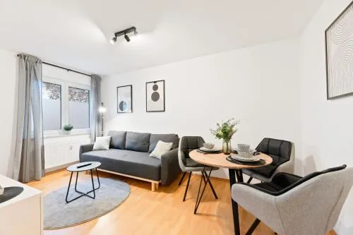 Kingsize Bett, zwei Zimmer, Waschmaschine, Netflix in Pforzheim, Deutschland